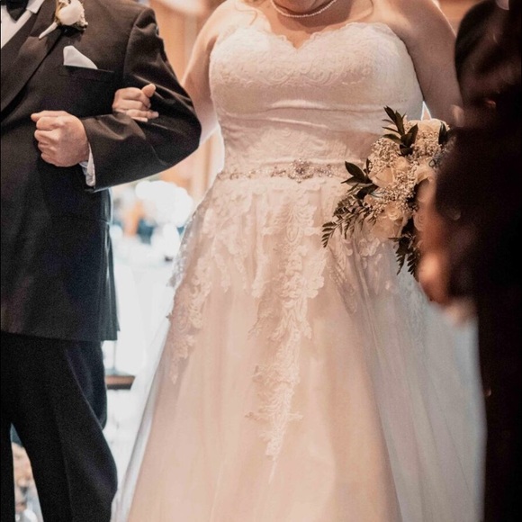 Callista Plus Size Wedding Dress - Picture 2 of 4